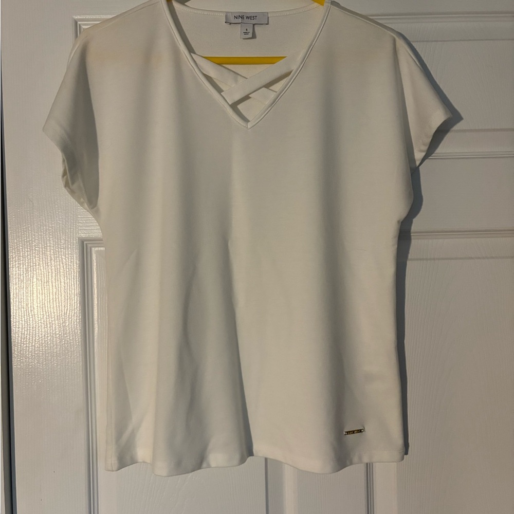 Nine West Cream V-Neck Short Sleeve Top